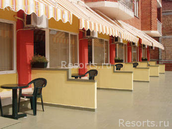 Hotel Holiday 4